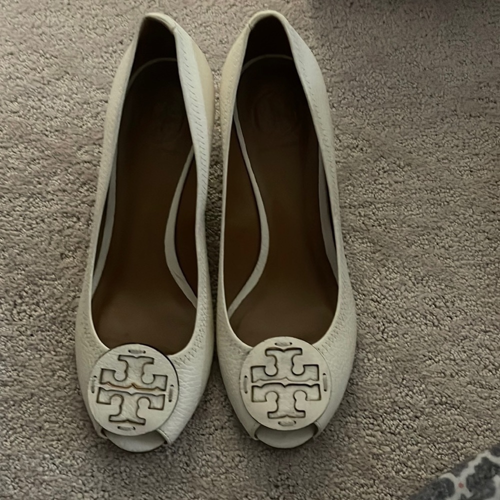 Tory Burch wedge white size 7